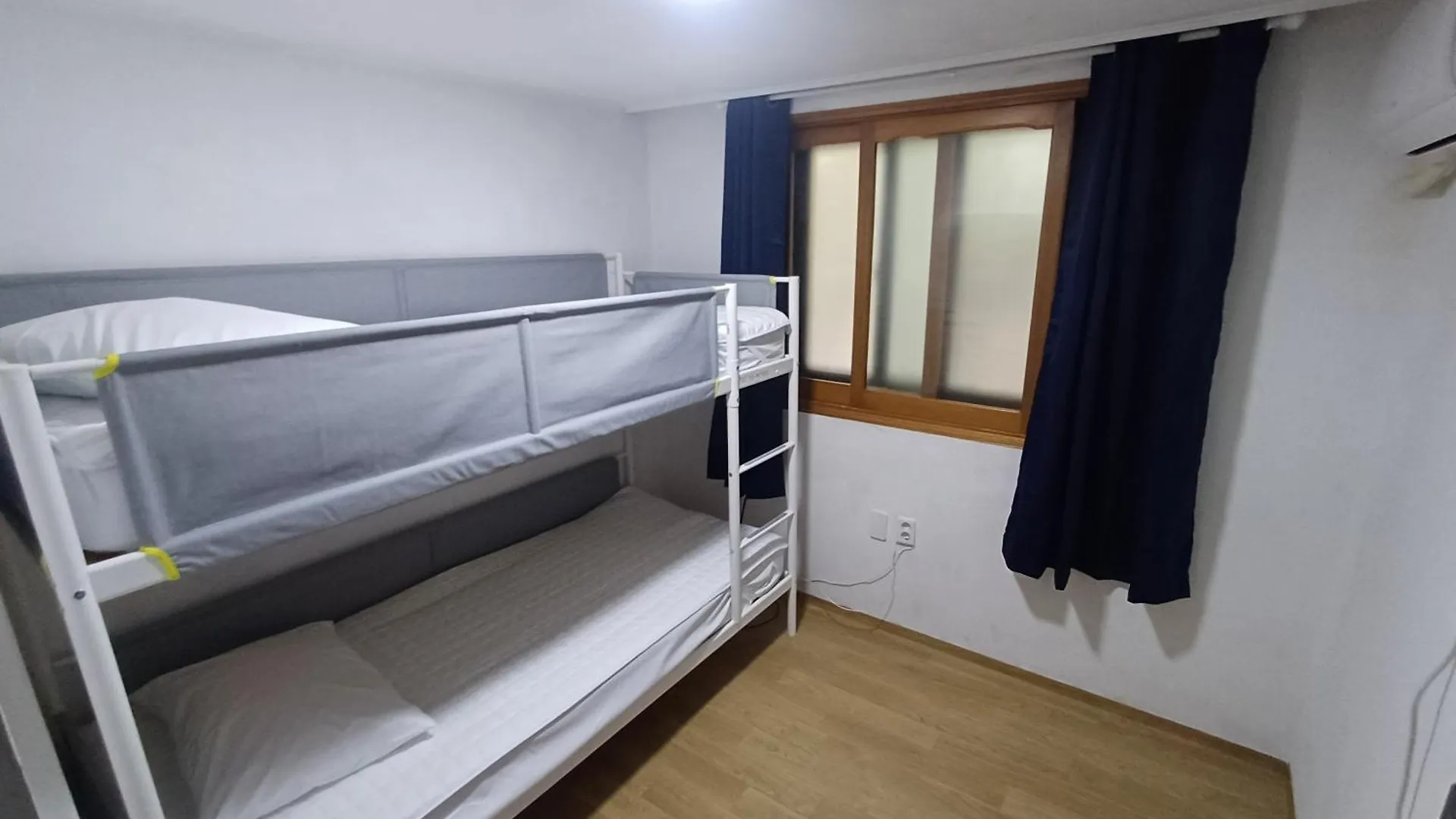 Ocean'S Guesthouse - Foreigners Only Seul